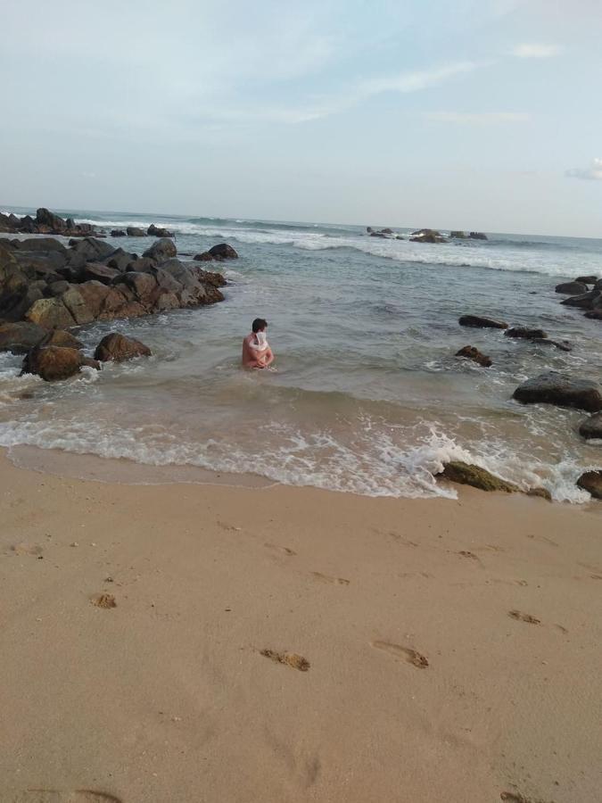 Near Beach Rest Unawatuna Dış mekan fotoğraf